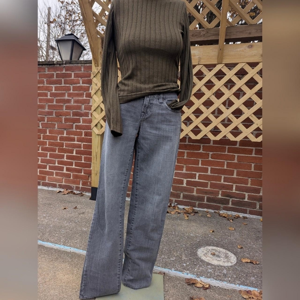Ann Taylor Loft Slim & Straight Gray Low Rise Jeans w/ Embroidered Back Pockets